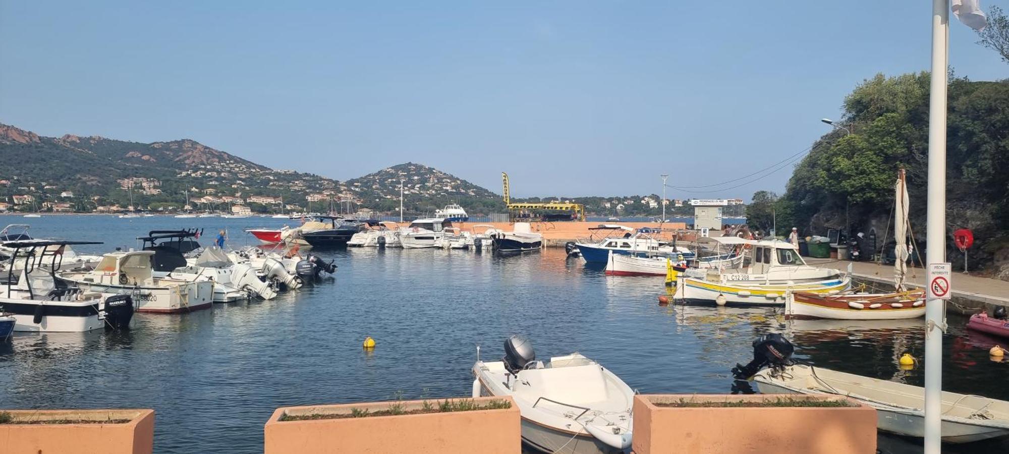Agay Cap Esterel Le Hameau F2 Clim Plein Sud Dernier Etage Magnifique Vue Mer Saint-Raphaël Extérieur photo