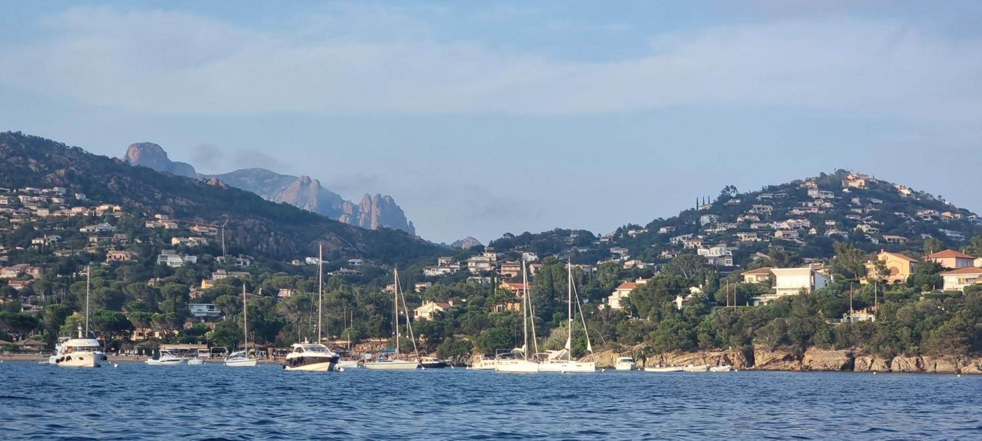 Agay Cap Esterel Le Hameau F2 Clim Plein Sud Dernier Etage Magnifique Vue Mer Saint-Raphaël Extérieur photo