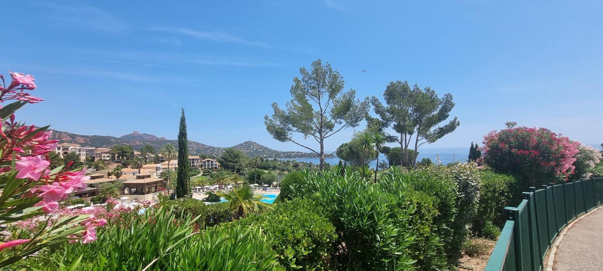 Agay Cap Esterel Le Hameau F2 Clim Plein Sud Dernier Etage Magnifique Vue Mer Saint-Raphaël Extérieur photo